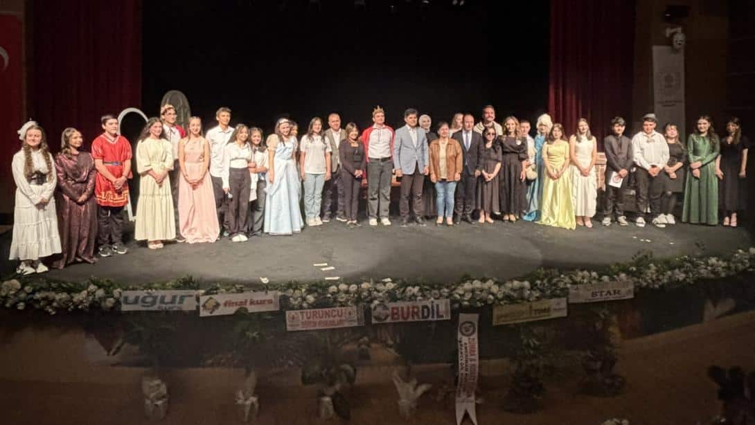 İl Millî Eğitim Müdürümüz Sn. Muhammed ÖZDEMİRCİ 15 Temmuz Şehitler Anadolu lisesi'nin düzenlediği ingilizce tiyatroya katıldı.
