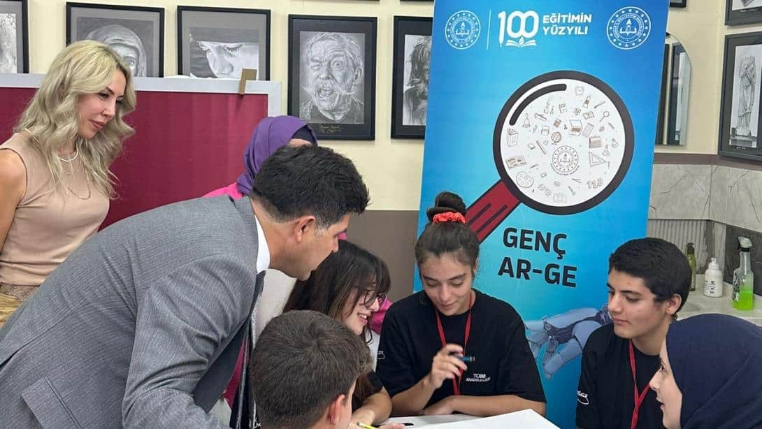 İl Millî Eğitim Müdürü Sayın Muhammed ÖZDEMİRCİ, Burdur Güzel Sanatlar Lisesi'nde Gerçekleştirilen Eylül Ayı İçin Düzenlenen Genç ARGE Atölye Çalışmalarını Ziyaret Etti.